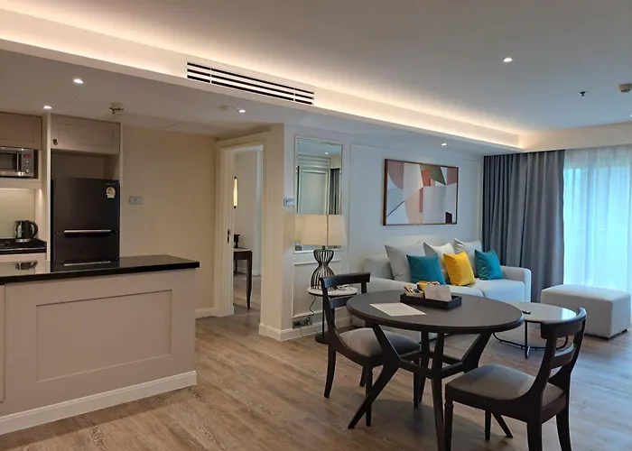 Bliston Suwan Park View Hotel
